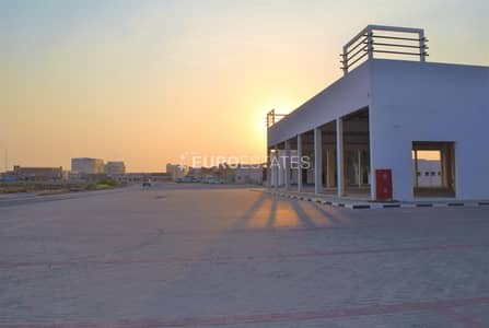 Perfect Business Loc. -Spacious& Brand New Showroom Perfect Business Loc. -Spacious& Brand New Showroom