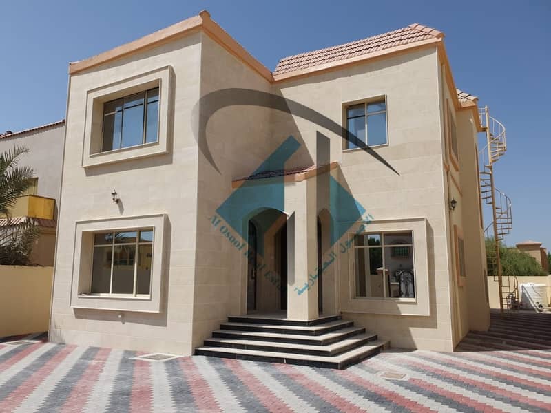 Villa with electricity and water very good condition big building area nearby mosque.