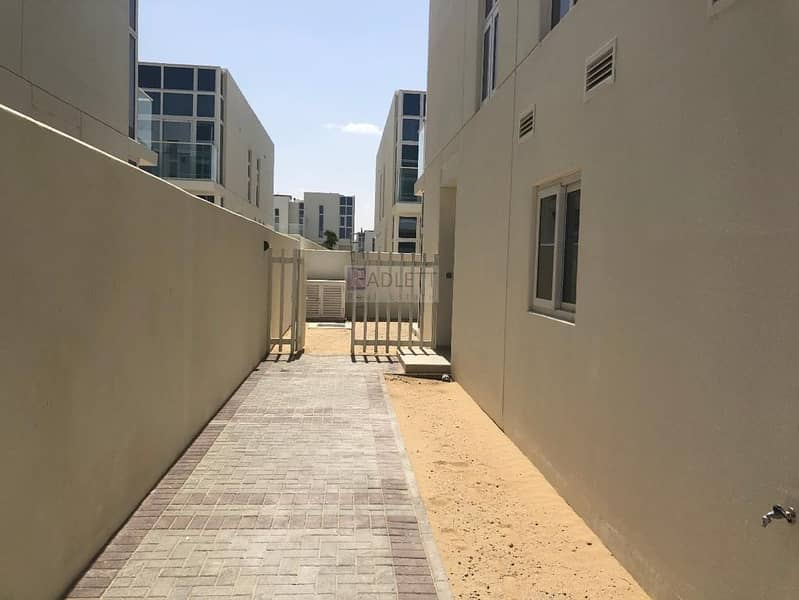 15 Brand New Townhouse with Maid Room. Deal Open
