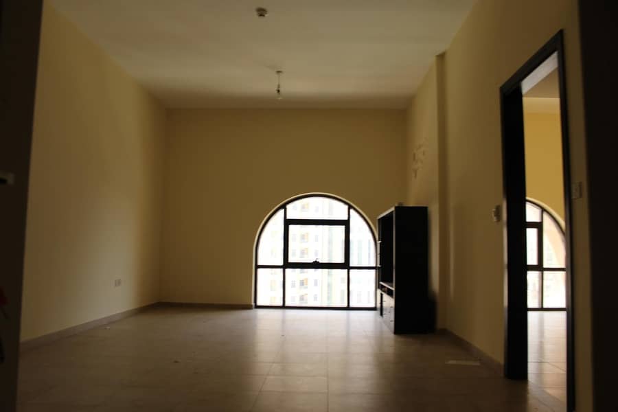 1 BHK with Good View | High Floor | Chiller-Free
