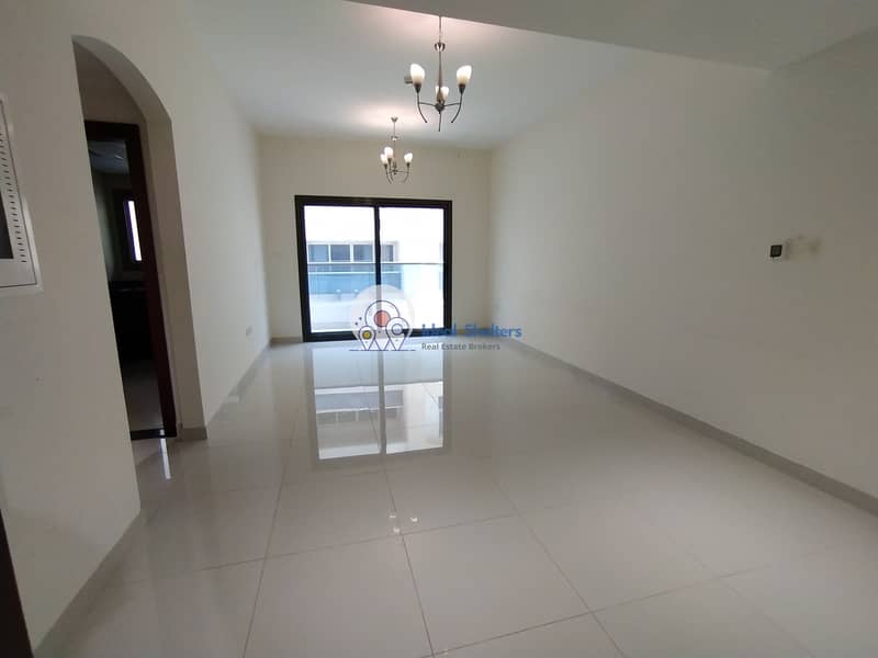 HUGE SIZE 1 BEDROOM APARTMENT WITH CLOSE KITCHEN  2 BATH BALCONY WARDROBES