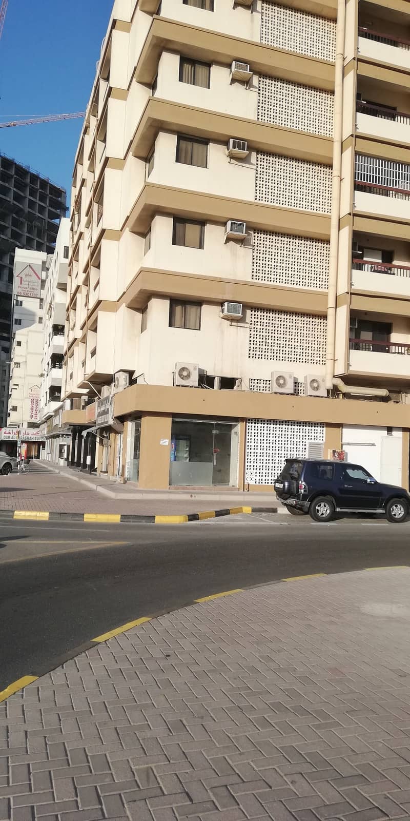 Shop for rent in Jamal Abdul Nasser Street