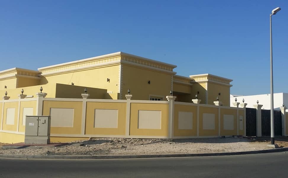 Attractive | Luxurious 4 BR Villa with Servant Quarters / Mulhaq | Ground Floor villa