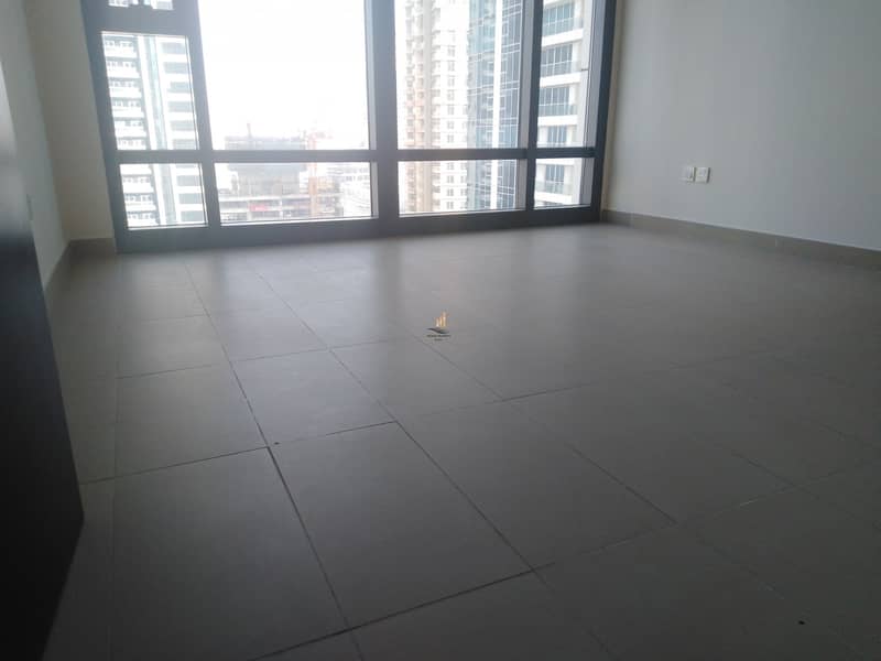 8 NEAR TO METRO FULL LAKE VIEW 1 BHK WITH BALCONY AT MID FLOOR