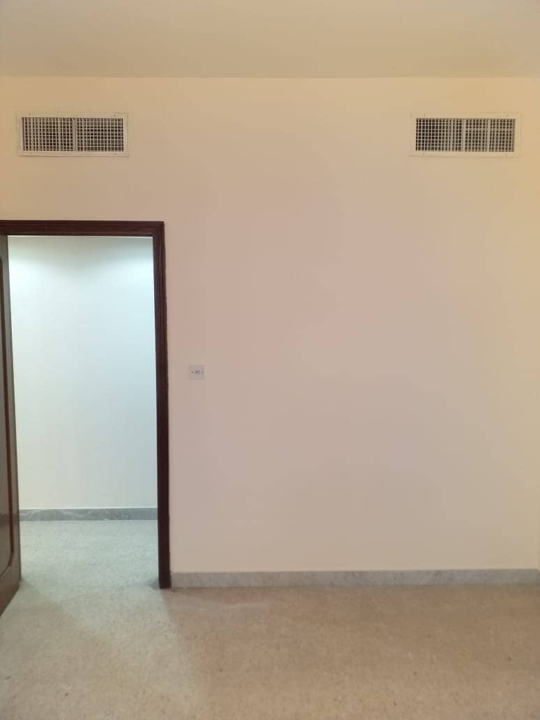 Spacious Bright 2 bedroom hall in Electra street 50k