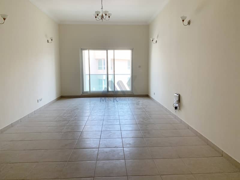 Spacious 2 Bedroom | 6 Cheques | Huge Kitchen