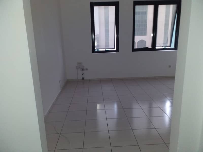 Very Low Price 1 bedroom hall in M9 33k