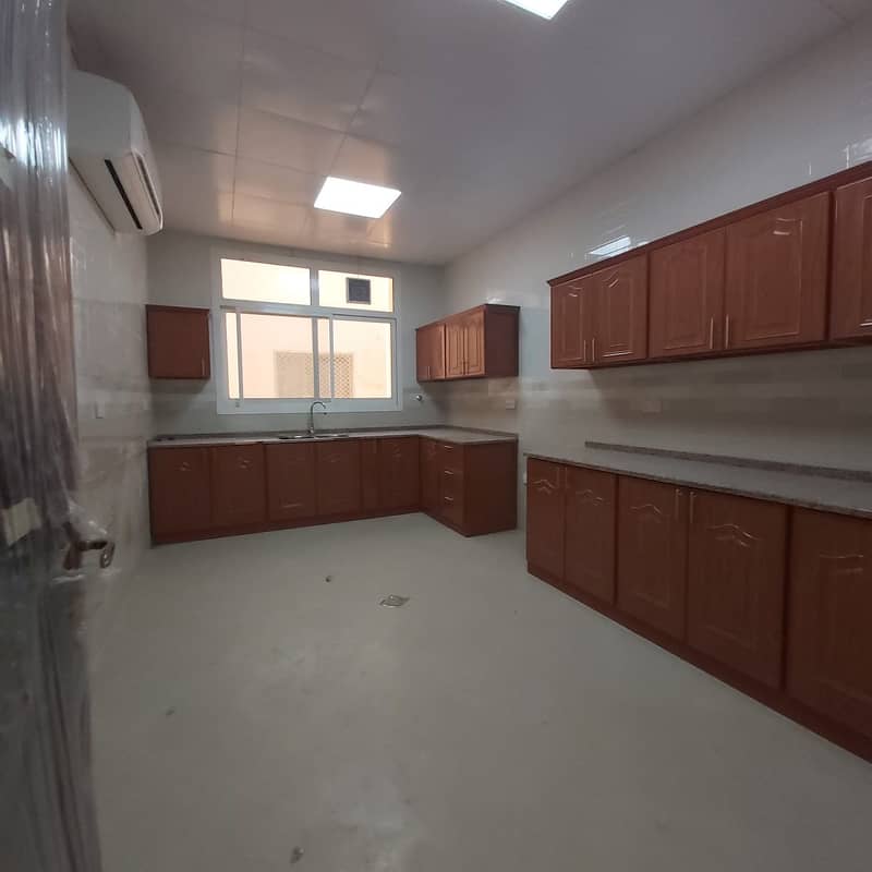 Brand New 3 Bedroom Hall in Al Falah Old Near to AbuDhabi Airport