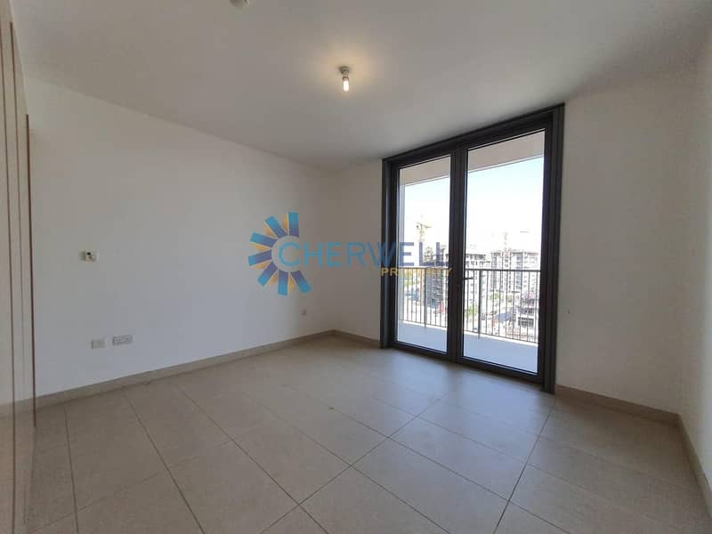 22 Hot Deal | Luxurious Family Apartment | Vacant