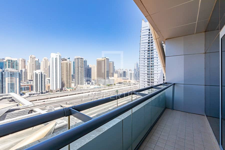 3 Panoramic View on High Floor