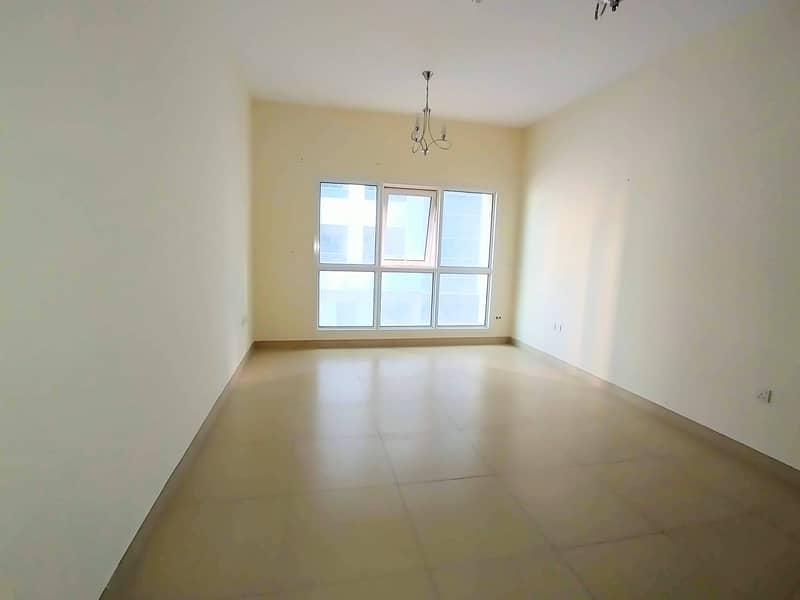 Bright , Spacious 1 Bedroom Apartment iN 4 Cheques ! 35K