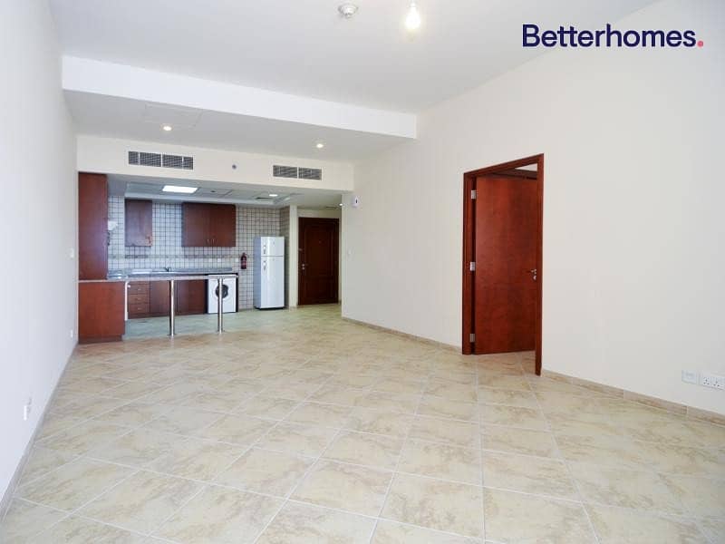 Spacious Unfurnished Unit | With Balcony | Fox Hill