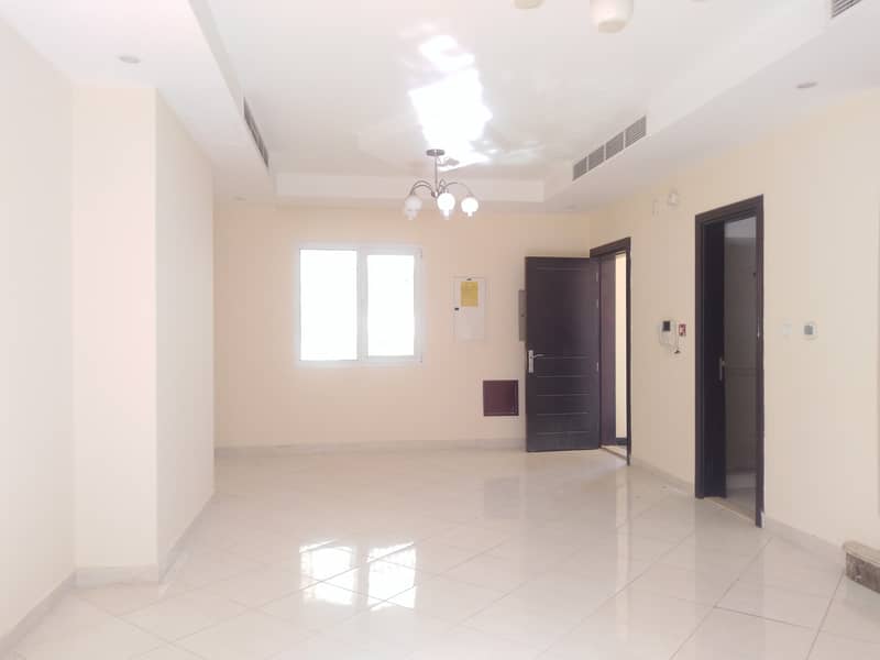 Unbelievable price Spacious three bedroom townhouse villas with balcony for rent in Sahara Meadows 1