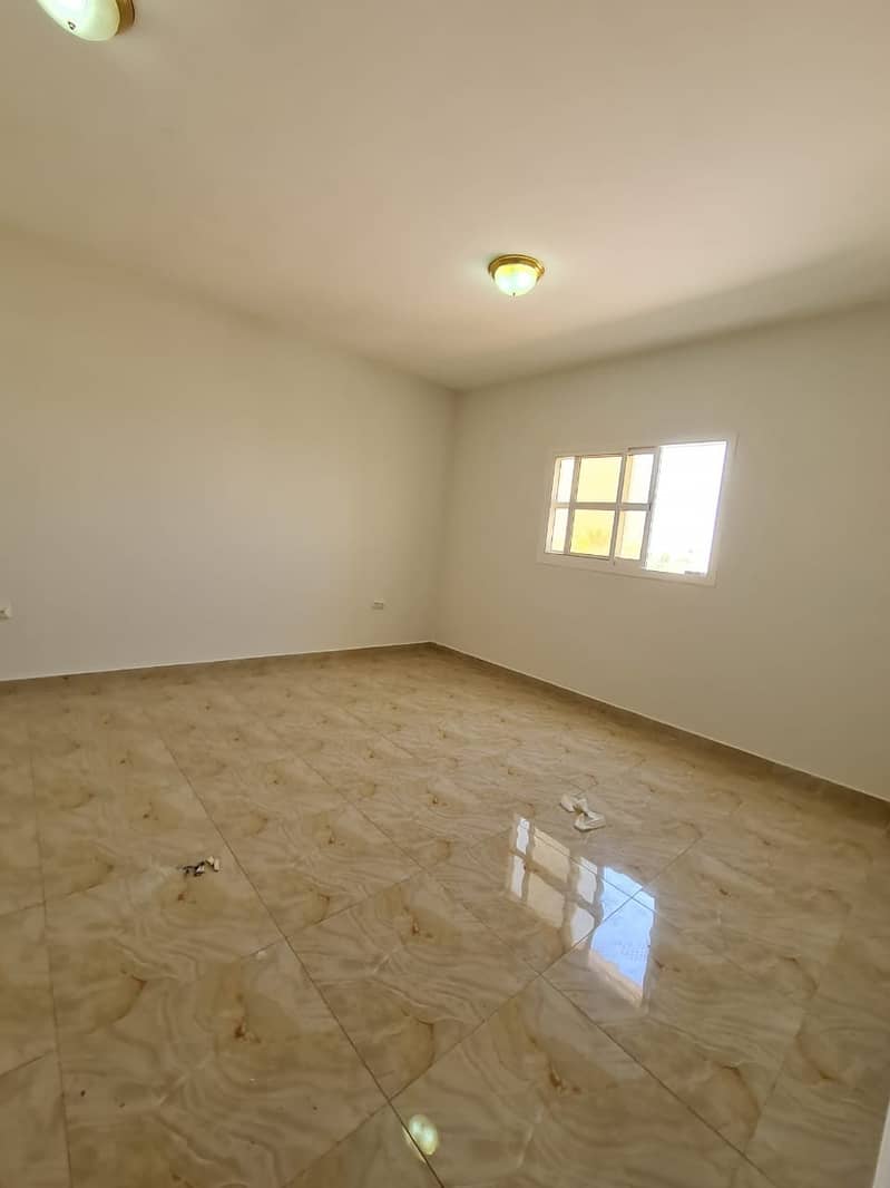 CLASSIC 3 BEDROOMS HALL NEAR ALL FACILITIES FOR RENT AT MBZ 70K