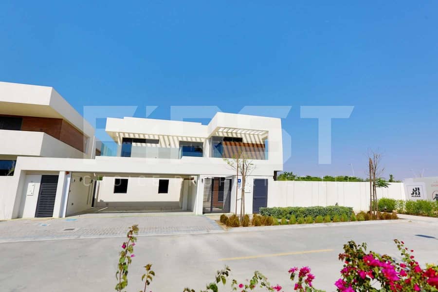 Rent Here! Superb Corner Single Row Villa.