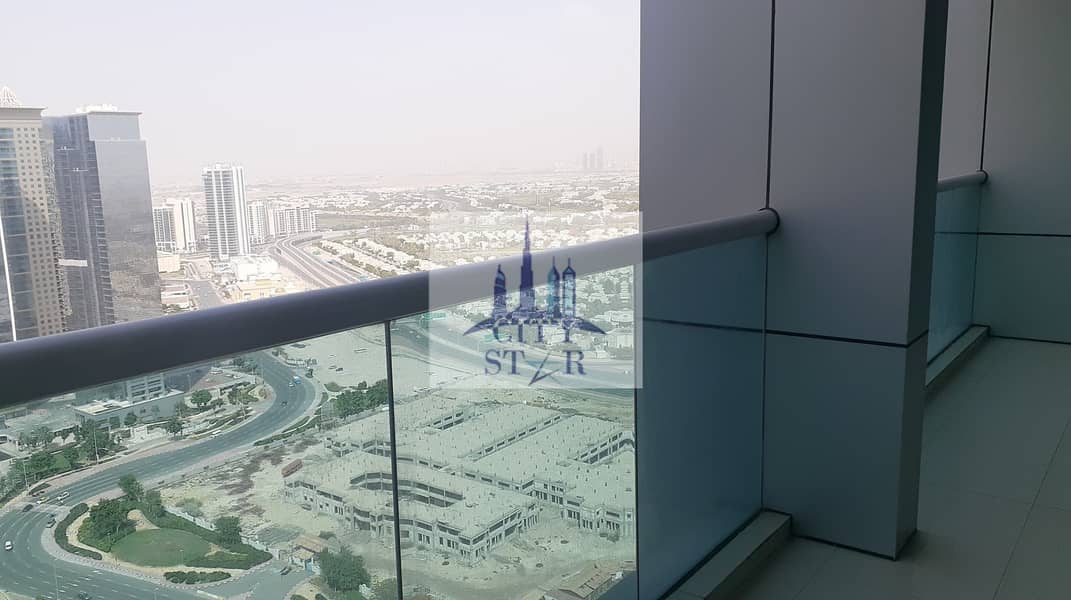 Chiller free office with balcony Chiller free office with balcony