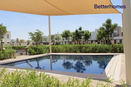 EXCLUSIVE |Single Row |Park and Pool View EXCLUSIVE |Single Row |Park and Pool View
