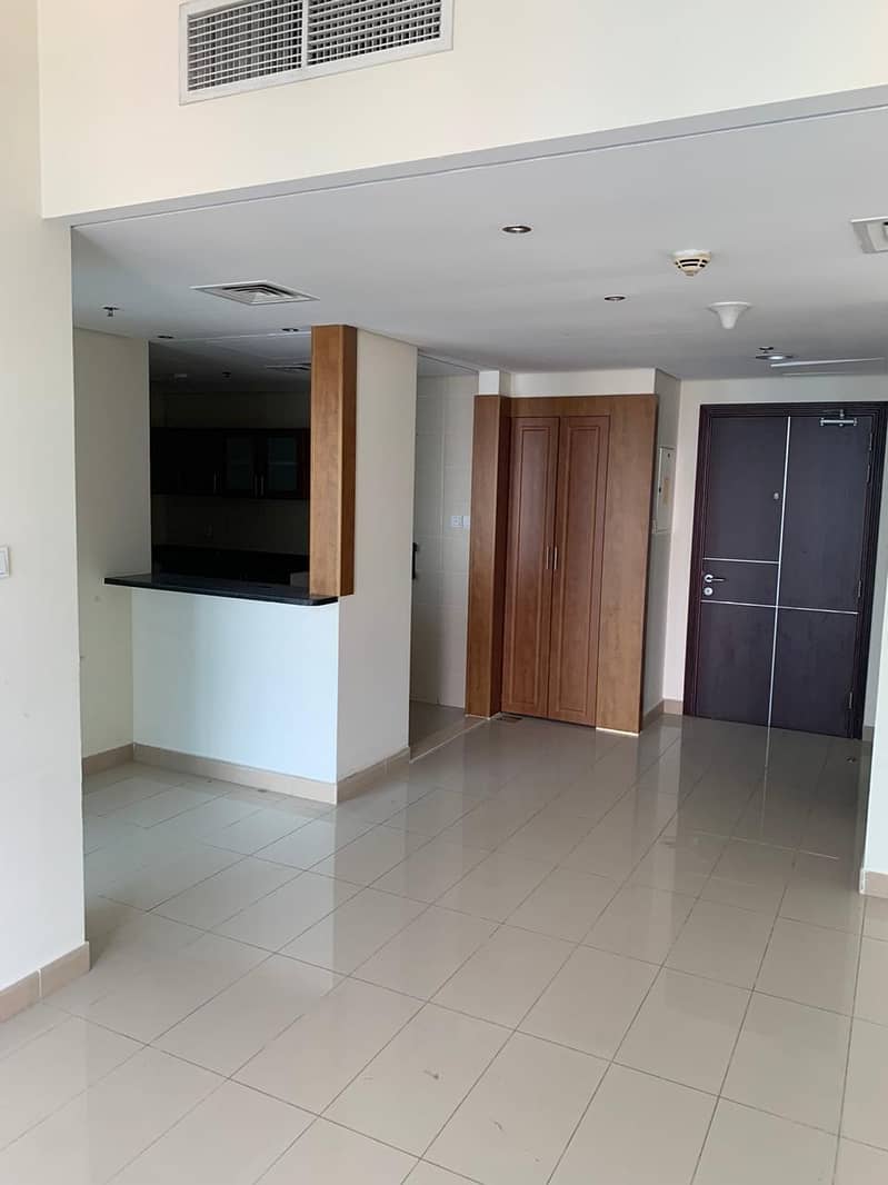 HOT DEAL !SPACIOUS CLEAN ! SPECTACULAR LAKE VIEW, 1 BHK WITH BALCONY, FREE IN HOUSE MAINTENANCE HOT DEAL !SPACIOUS CLEAN ! SPECTACULAR LAKE VIEW, 1 BHK WITH BALCONY, FREE IN HOUSE MAINTENANCE