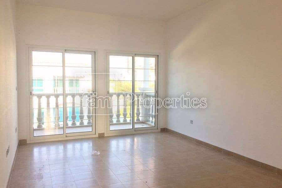 2B/R+Maids ! Well Maintained ! Park Facing villa !