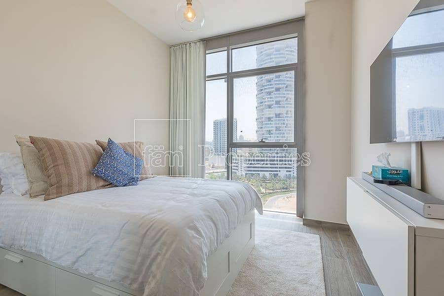 5 Brand New | Upgraded Unit | 180 View | Big Terrace