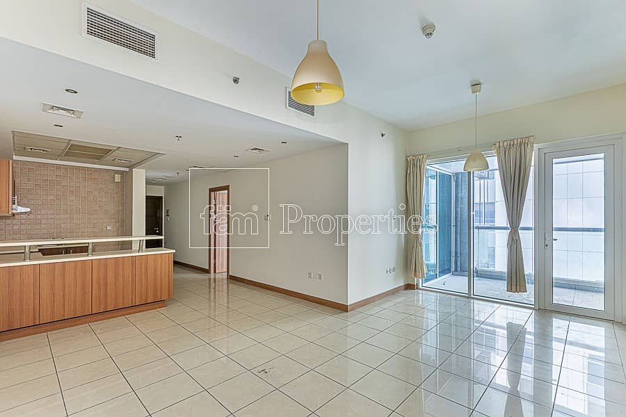 Motivated Seller ! Spacious 1BR with Balcony