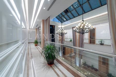 Exclusive Luxurious 5BR Villa in Emirates Hills Exclusive Luxurious 5BR Villa in Emirates Hills