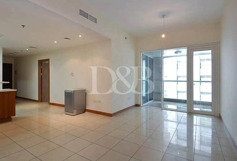 Walking Distance to Metro | Vacant 1 Bed