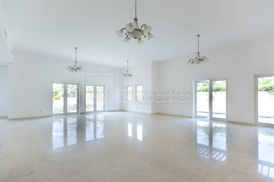 C3 Mazaya w Pool 6 BR  Great Location