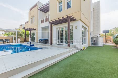 Need a Pool? And a 5BR Villa? Look no Further! Need a Pool? And a 5BR Villa? Look no Further!