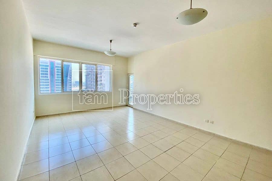 Huge 1bed|ChillerFree |Balcony |SemiClosed Kitchen