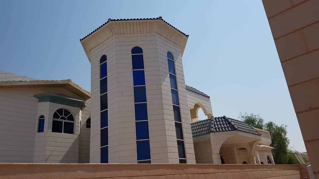 *** Great Deal - Huge 5BHK Duplex Villa with car parking spaces available in Al Ramaqiya, Sharjah