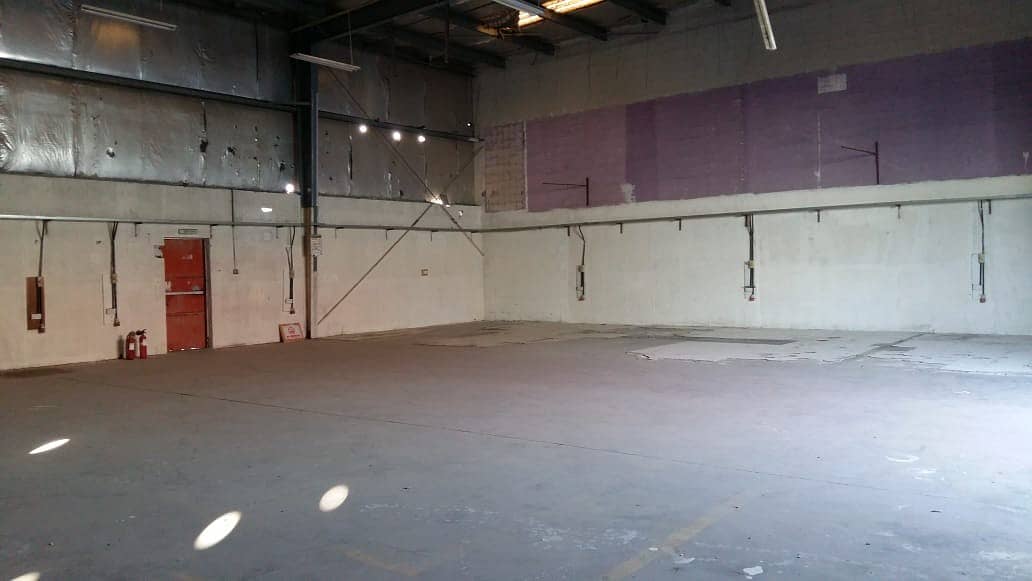 3,000 SQFT | SPACIOUS FITTED WAREHOUSE | COMMERCIAL / STORAGE USE | INCL TAX