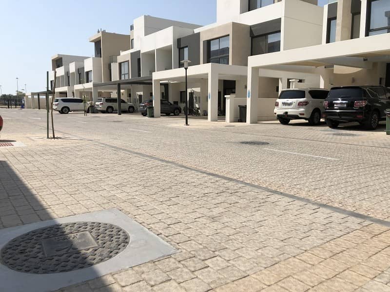 Hot Deal! Semi-Detached 3BR Villa Hot Deal! Semi-Detached 3BR Villa