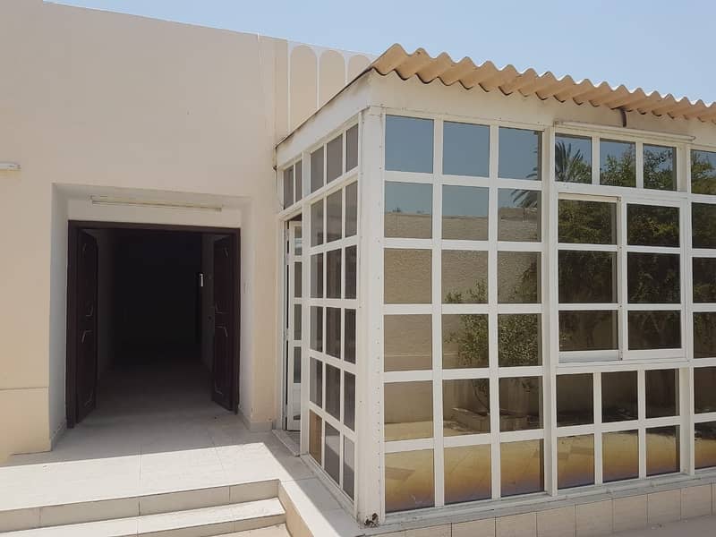 For sale house in Al Ghafia area / Sharjah corner and the second block from main street