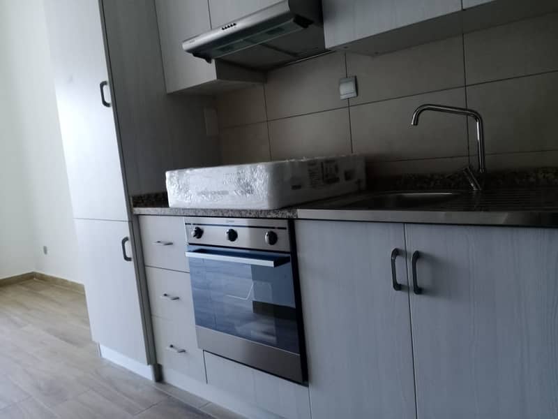 5 2 MONTHS FREE | 12 Cheques | Studio Pool View | Kitchen Appliances