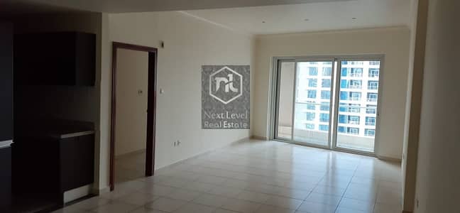 Amazing spacious living on high floor Amazing spacious living on high floor