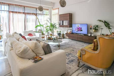 Upgraded Kitchen and Bath| Near Pool and Park Upgraded Kitchen and Bath| Near Pool and Park