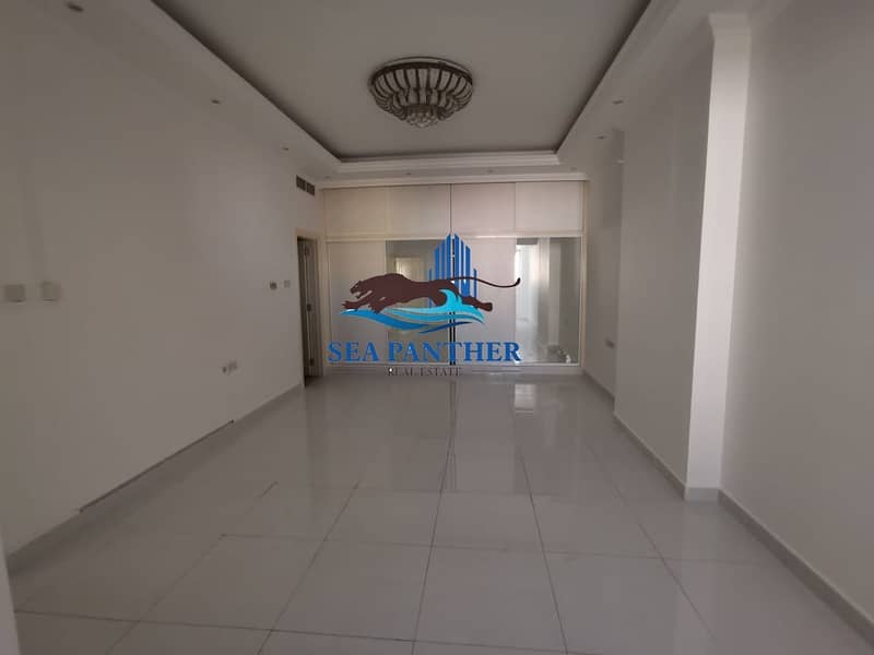 12 Huge 4 bedroom available for rent in Al Maktoum Residence Building Deira
