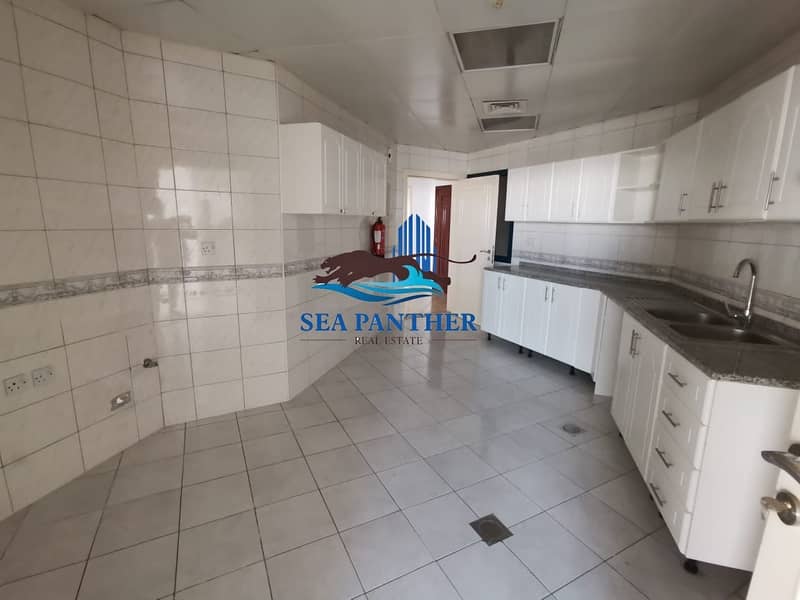 9 Spacious 3 bedroom apartment available for rent in Maktoum Residence Building Deira