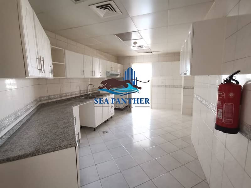 10 Spacious 3 bedroom apartment available for rent in Maktoum Residence Building Deira