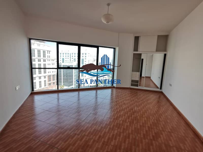 14 Spacious 3 bedroom apartment available for rent in Maktoum Residence Building Deira
