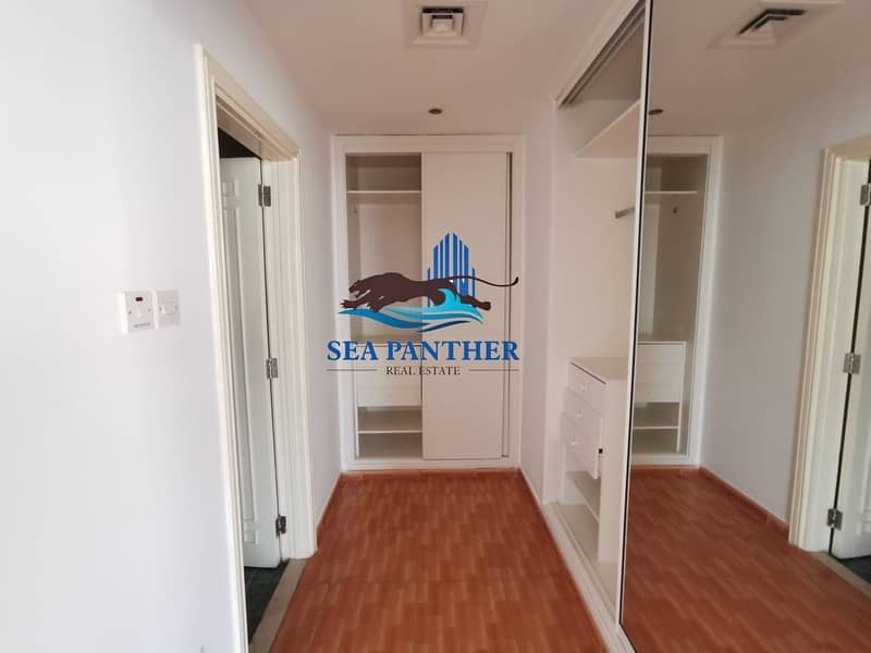 15 Spacious 3 bedroom apartment available for rent in Maktoum Residence Building Deira