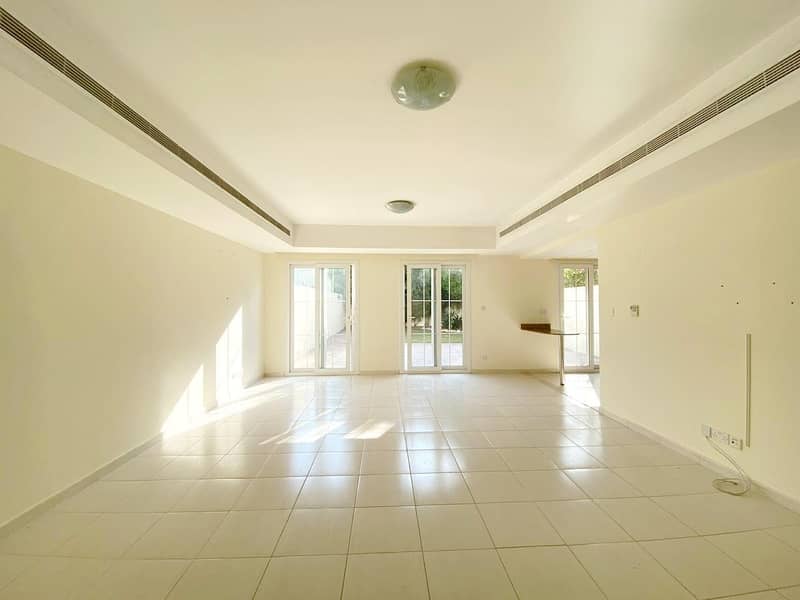 Very Well Maintained - Landscaped Garden - 3M Type Very Well Maintained - Landscaped Garden - 3M Type