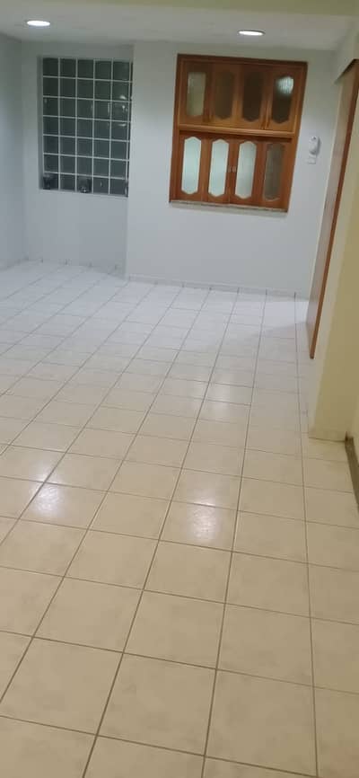 ON METRO STUDIO AVAILABLE ONE MONTH FREE ONE PARKING FREE POOL AND GYM ALSO VERY CLOSE TO METRO STATION ONLY 32K ON METRO STUDIO AVAILABLE ONE MONTH FREE ONE PARKING FREE POOL AND GYM ALSO VERY CLOSE TO METRO STATION ONLY 32K