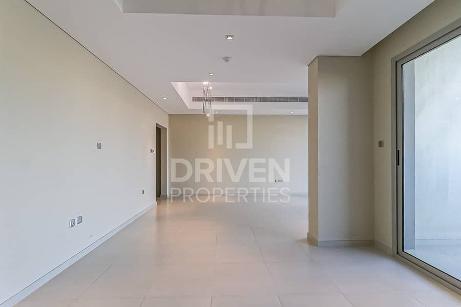 Modern Layout and Spacious 3 Bedroom Apt