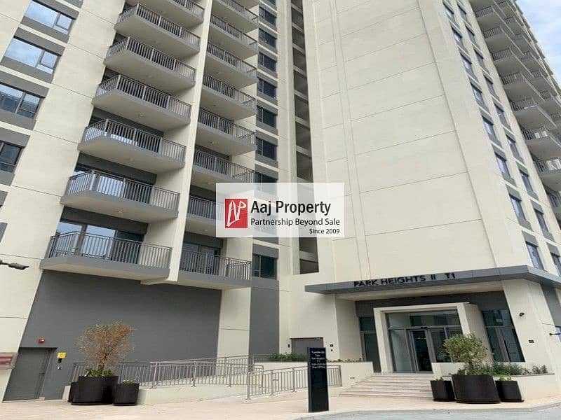ONE BEDROOM DELIGHT | Direct on park & Nearby Mall !!
