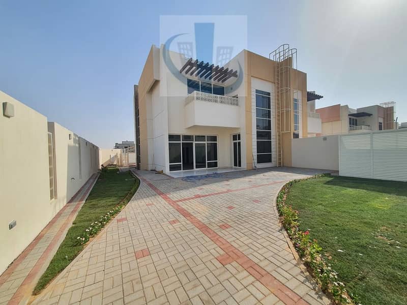 Brand New Luxury 4 bedrooms villa for rent in Al tai