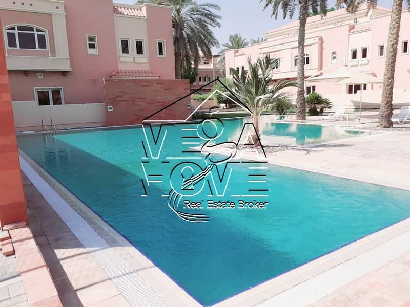 LOVELY 5-BED VILLA IN COMPOUND