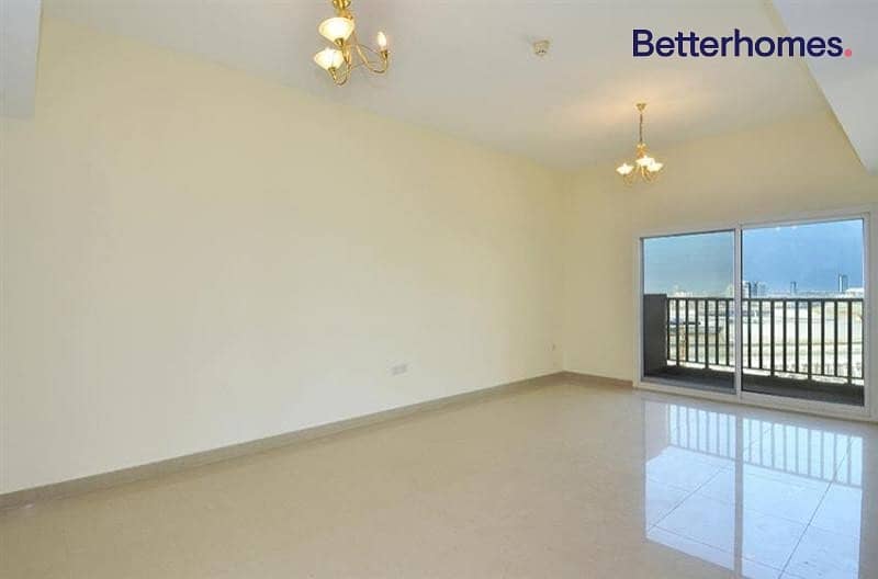 Spacious| Motivated Seller| Tenanted till Feb. Spacious| Motivated Seller| Tenanted till Feb.