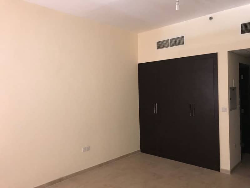CHILLERS FREE Studio Flat For Rent in Silicon Gates 1